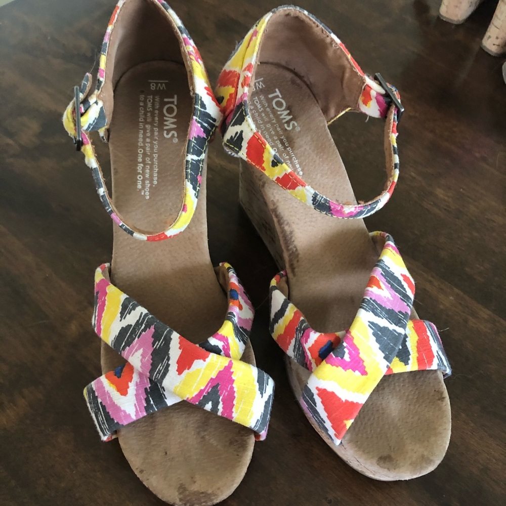 Toms wedges size 8